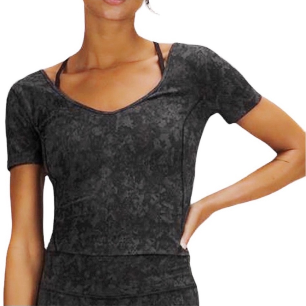 Lululemon Align T-Shirt Hideaway Camo Deep Coal Cropped Short Sleeve Size 4